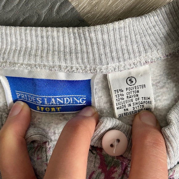 Retro Gray Floral Sweatshirt - Picture 6 of 6